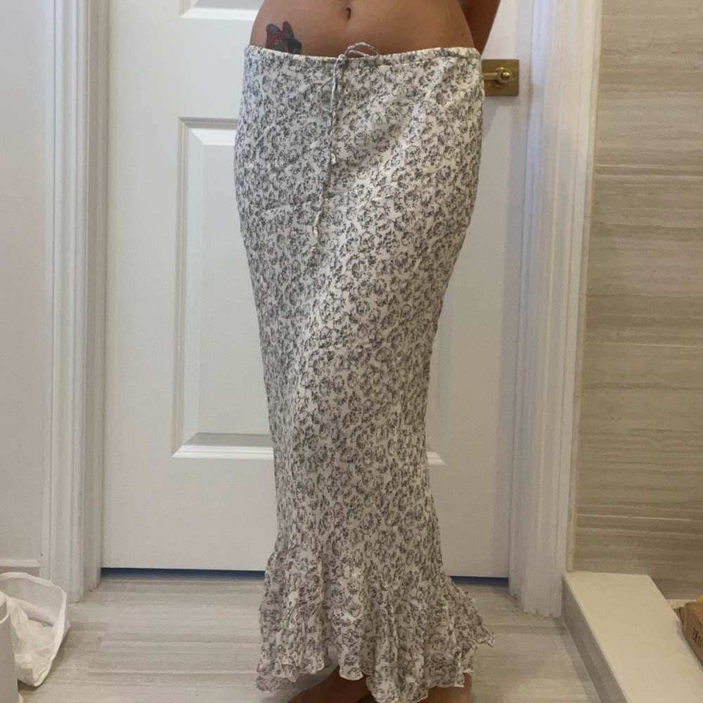 White Newport News Floral Maxi Skirt with Ruffle Hem
